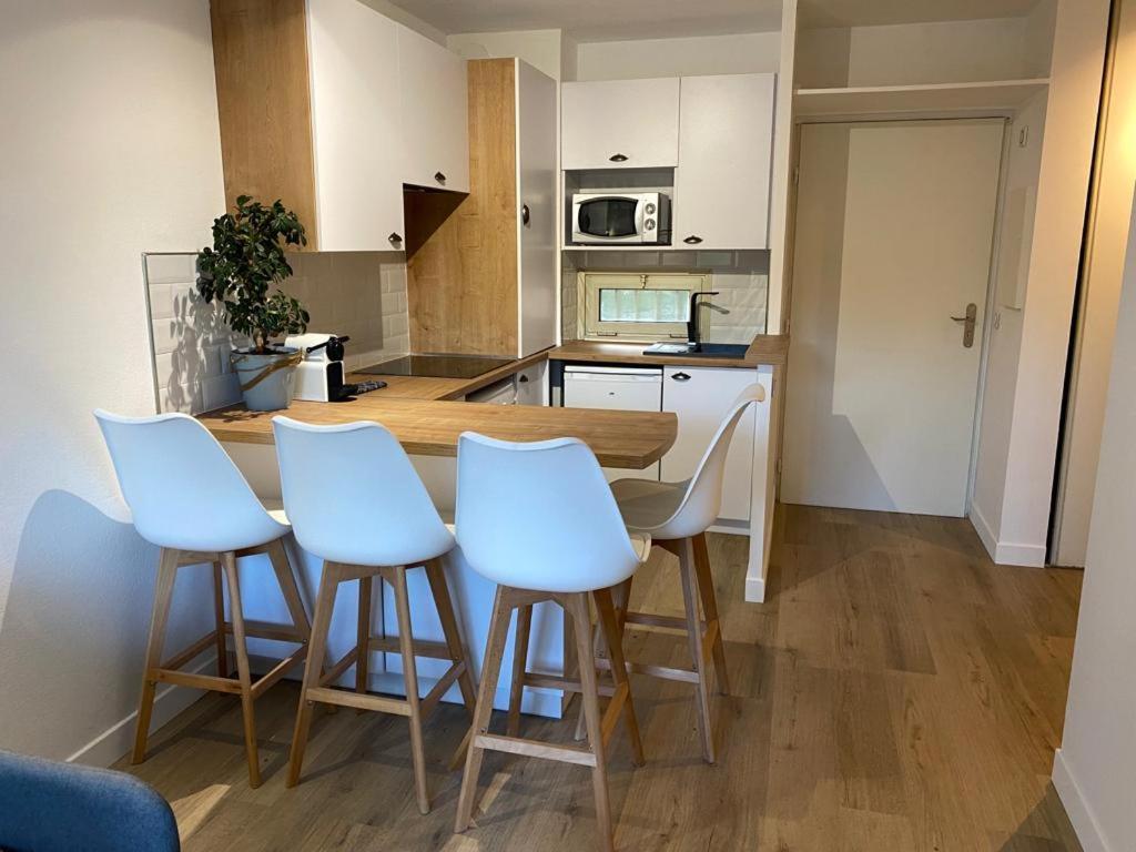 Appartement Avec Piscine 5 Min A Pieds Des Plages 발로리스 외부 사진
