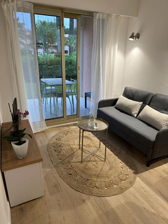 Appartement Avec Piscine 5 Min A Pieds Des Plages 발로리스 외부 사진