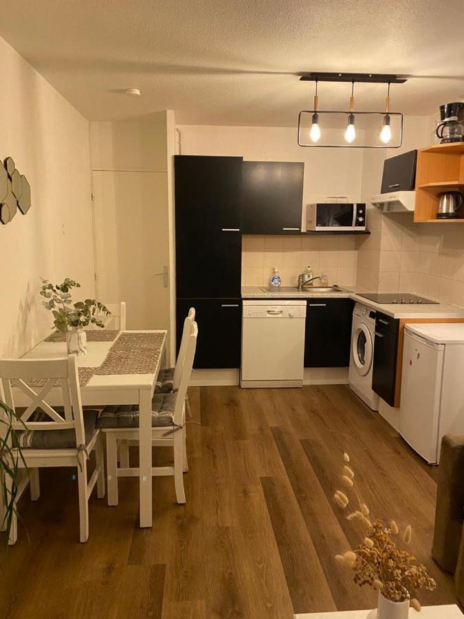 Appartement Avec Piscine 5 Min A Pieds Des Plages 발로리스 외부 사진
