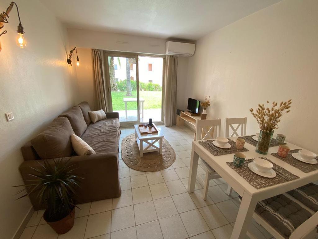 Appartement Avec Piscine 5 Min A Pieds Des Plages 발로리스 외부 사진